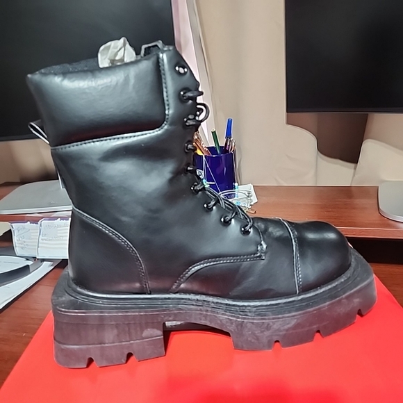 Rouge Womens Thick Sole Combat Platform Boots. Brand New In Box. - Picture 6 of 8